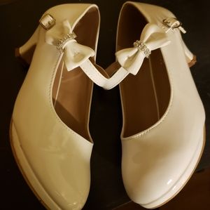 Big Girls Kitten Heel Dress Shoes